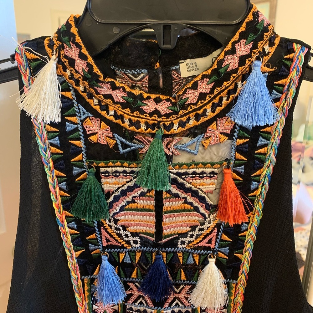Embroidered top - Picture 3 of 7